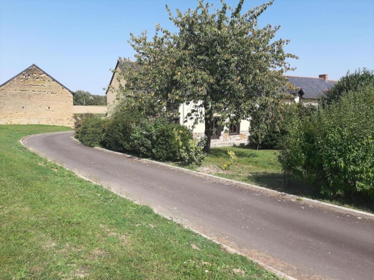 Villa Longere Familiale Melesse Exterior foto